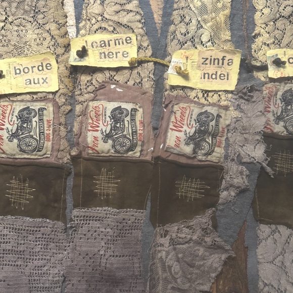 LAST ONE // FREE WITH A PURCHASE - Picture 3 of 14